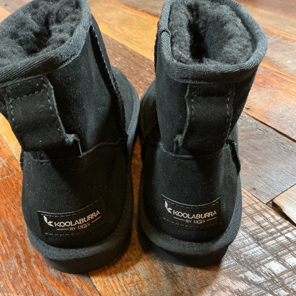 Koolaburra by UGG Classic Short Black Suede Shearling Boots Women’s Size 9 Winte - Picture 4 of 8